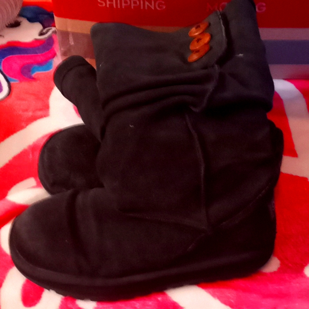 Sketchers black boots
